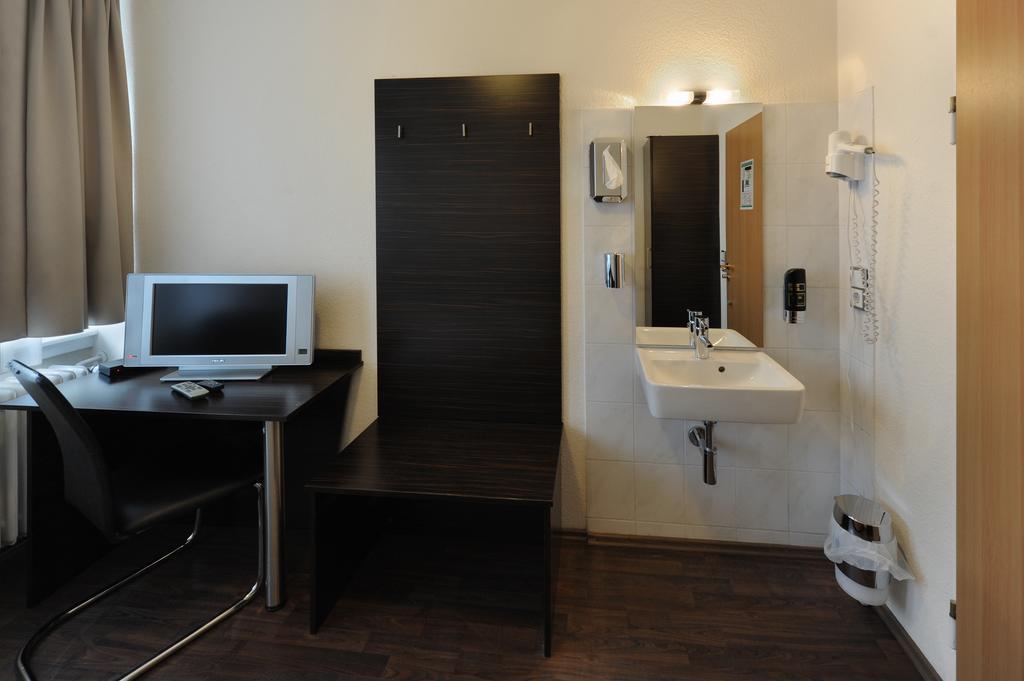 Fair Frankfurt - Europaallee Messe 3* Frankfurt am Main