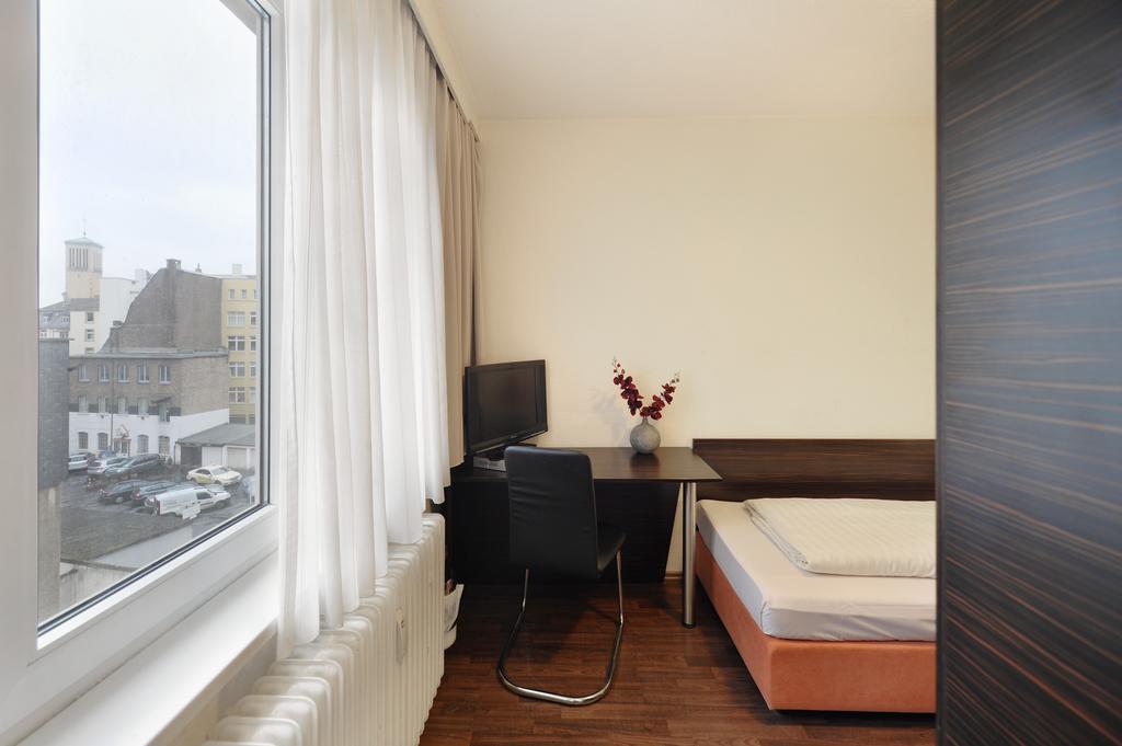 Fair Frankfurt - Europaallee Messe Hotel
