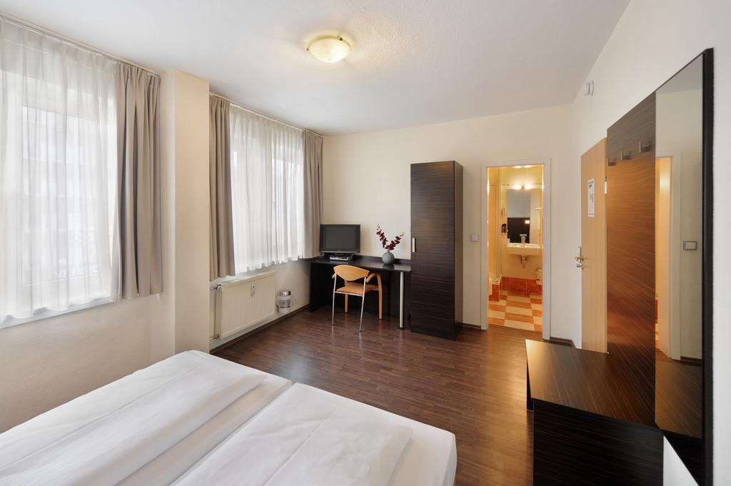 Fair Frankfurt - Europaallee Messe Hotel 3*
