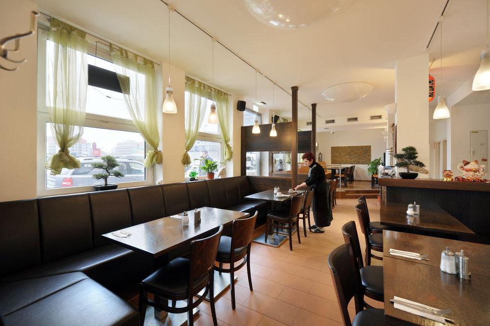 Hotel Fair Frankfurt - Europaallee Messe 3*