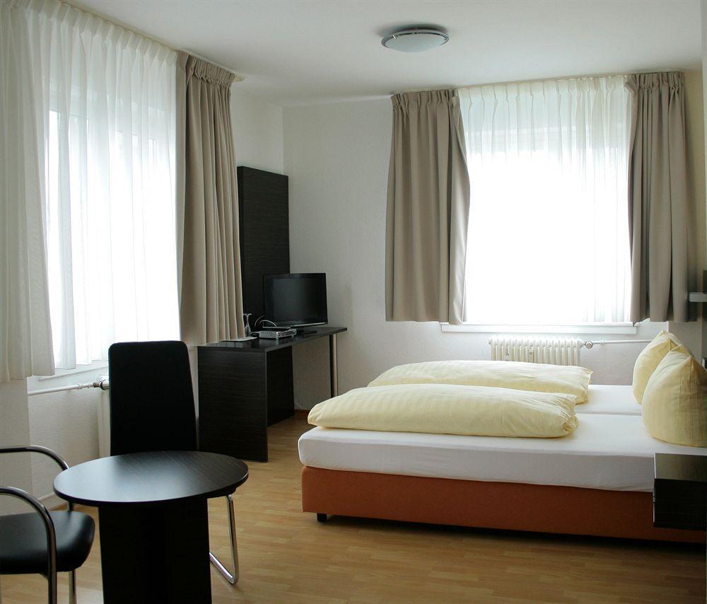 Fair Frankfurt - Europaallee Messe